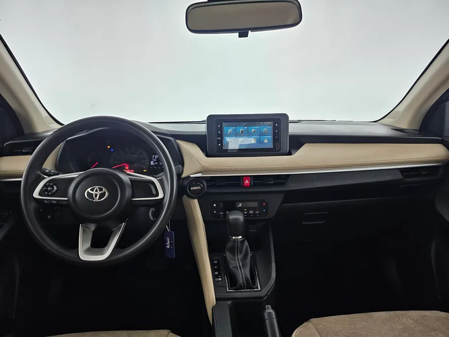 2023 Toyota Yaris  Y 