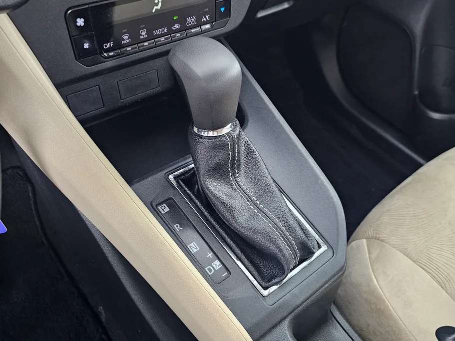 2023 Toyota Yaris  Y 