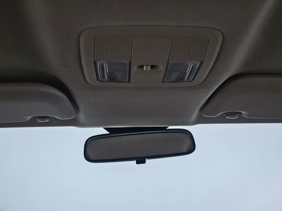 2023 Toyota Yaris  Y 