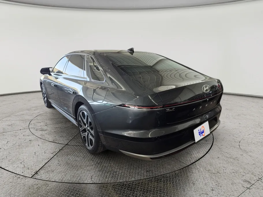 هيونداي ازيرا كاليجرافي 2025 