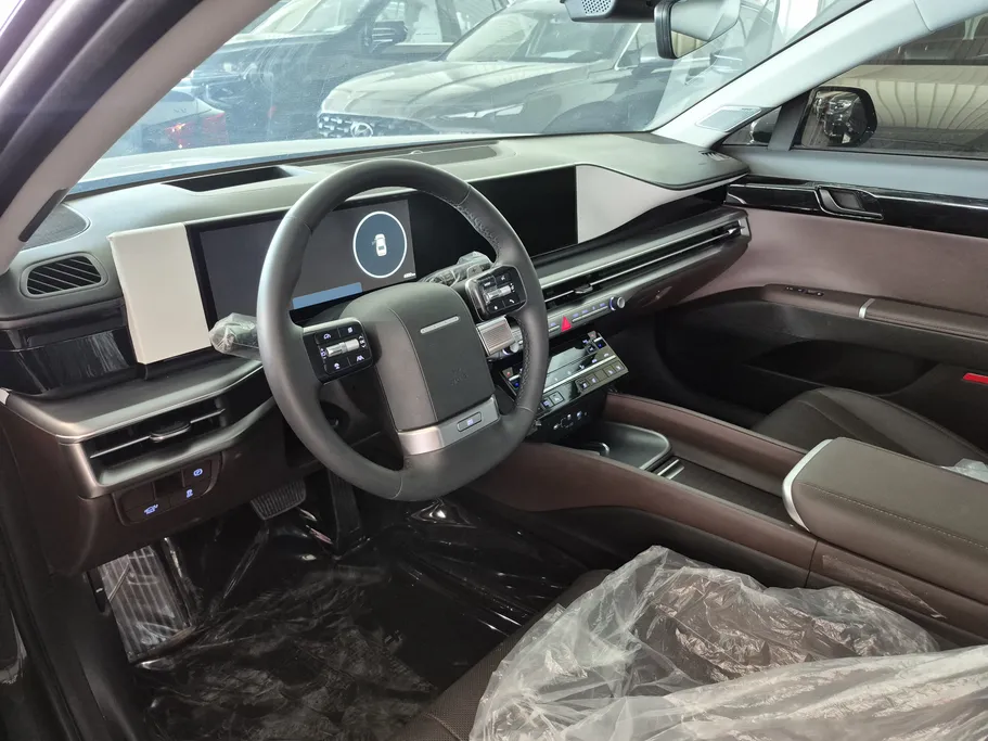 هيونداي ازيرا كاليجرافي 2025 