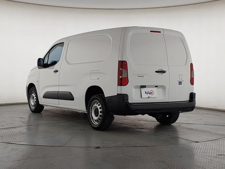 2022 Peugeot Partner Short van 
