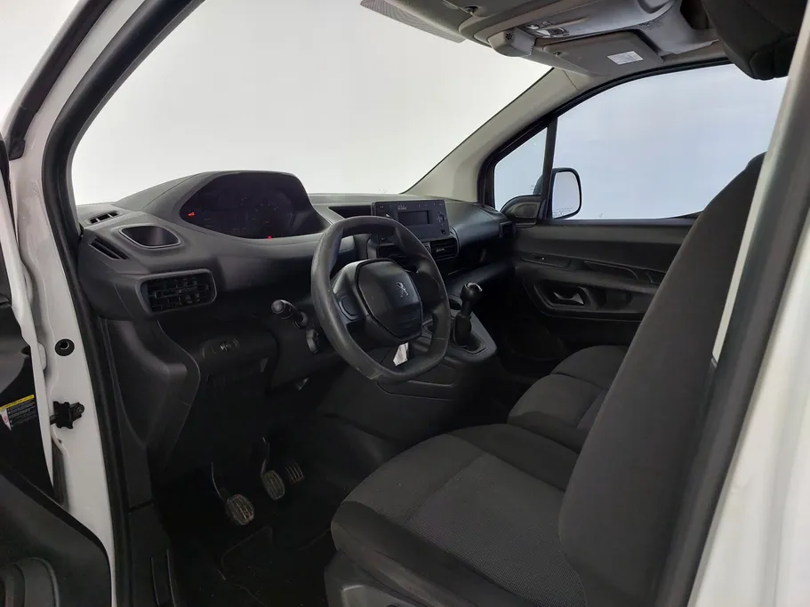 2022 Peugeot Partner Short van 