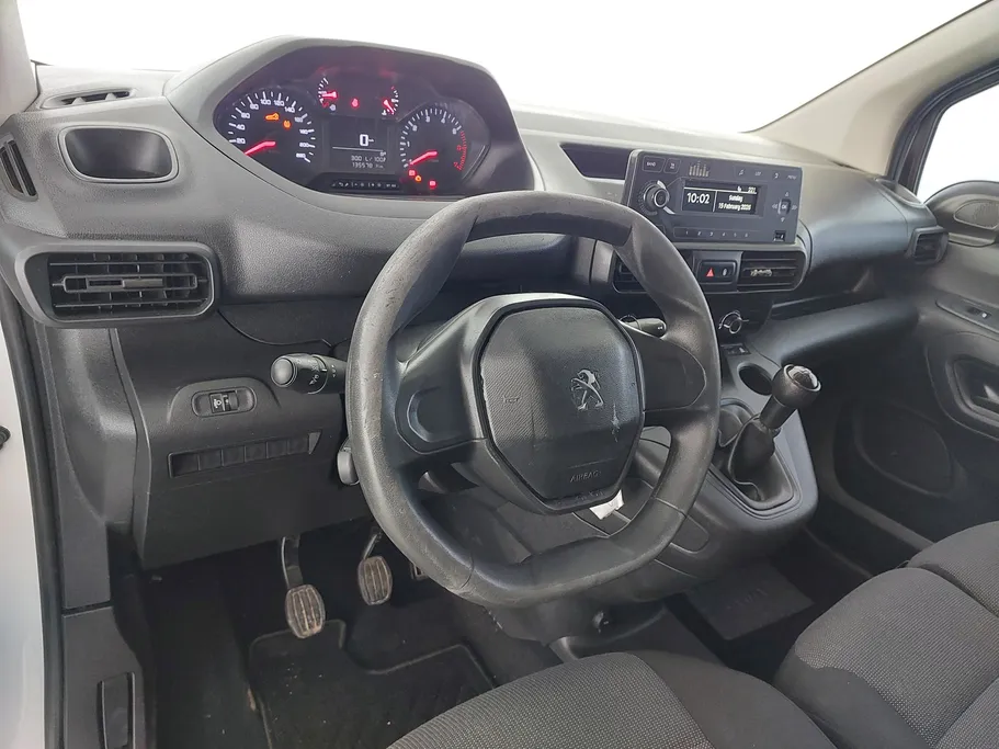 2022 Peugeot Partner Short van 