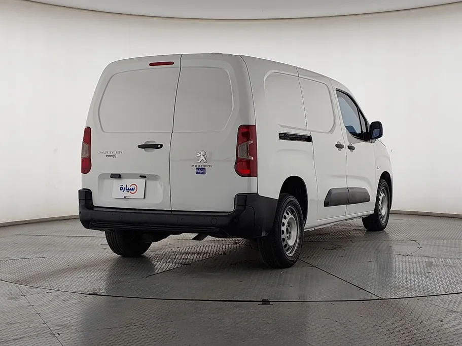 2022 Peugeot Partner Short van 