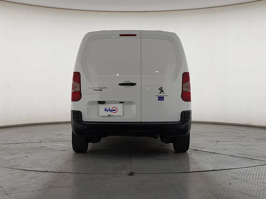 2022 Peugeot Partner Short van 