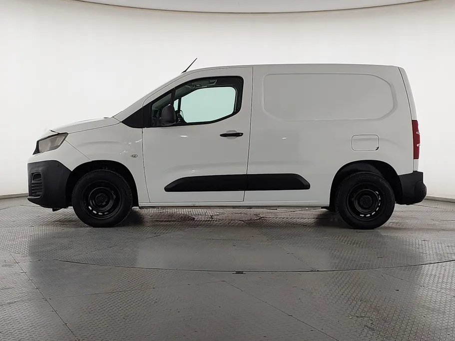 2022 Peugeot Partner Short van 