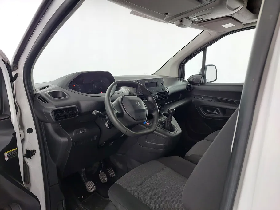 2022 Peugeot Partner Short van 