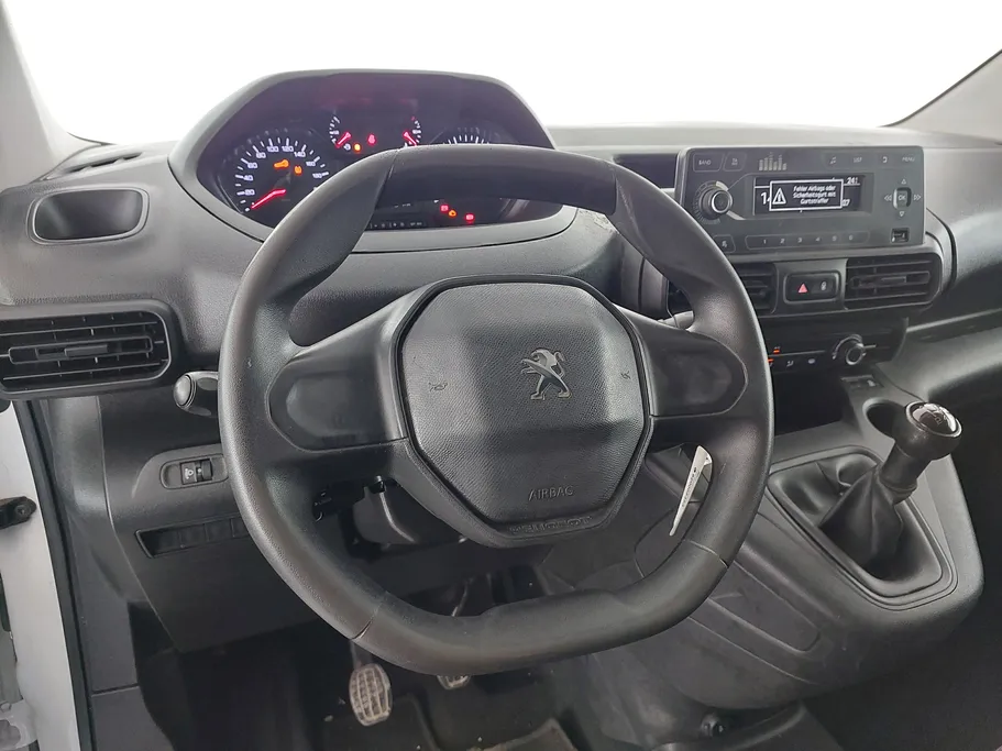 2022 Peugeot Partner Short van 
