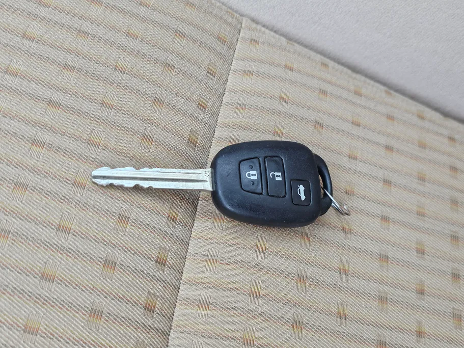 2021 Toyota Yaris  Y 