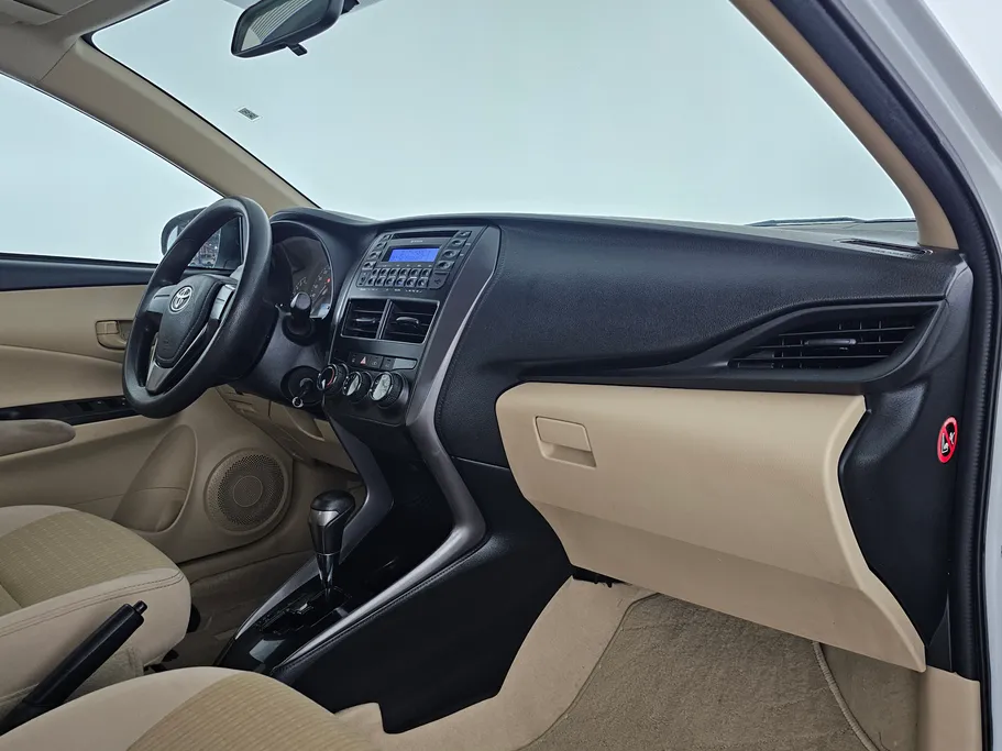 2021 Toyota Yaris  Y 