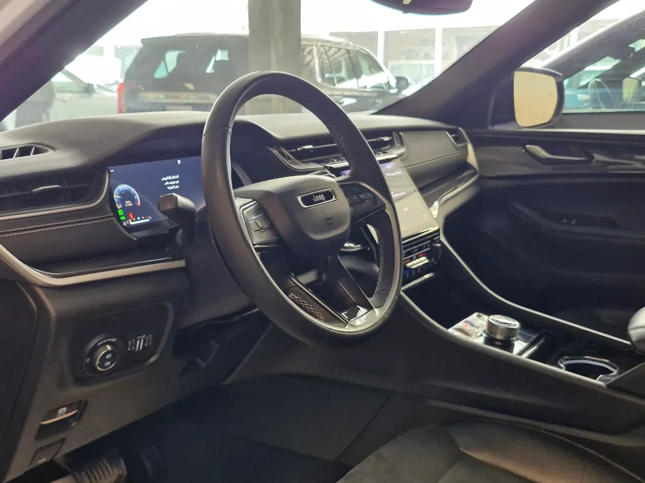 جيب جراند شيروكي L 2023 