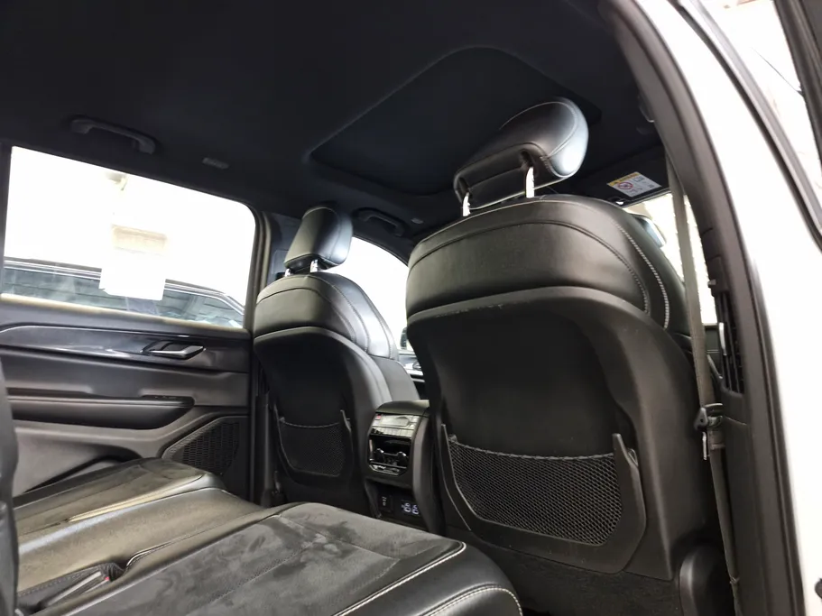 جيب جراند شيروكي L 2023 