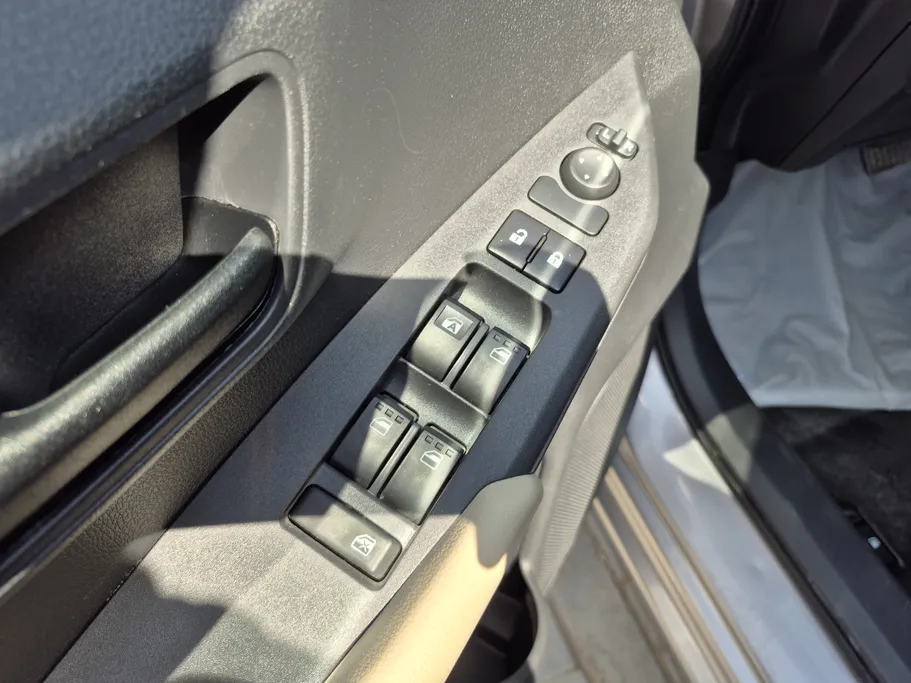 تويوتا يارس Y 2023 