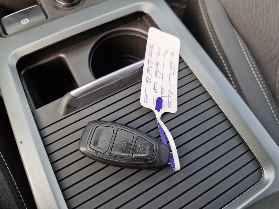 فورد اسكيب اس اى 2020 