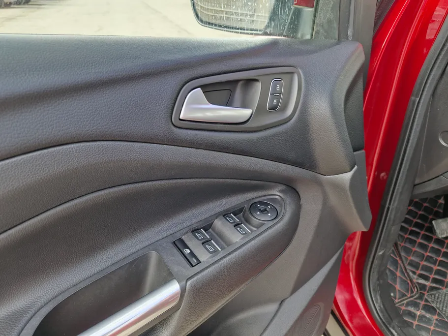 فورد اسكيب اس اى 2020 