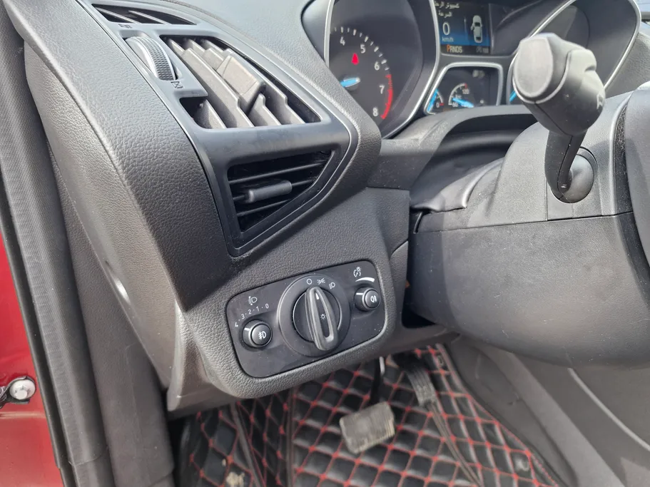 فورد اسكيب اس اى 2020 