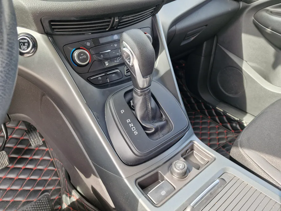 فورد اسكيب اس اى 2020 