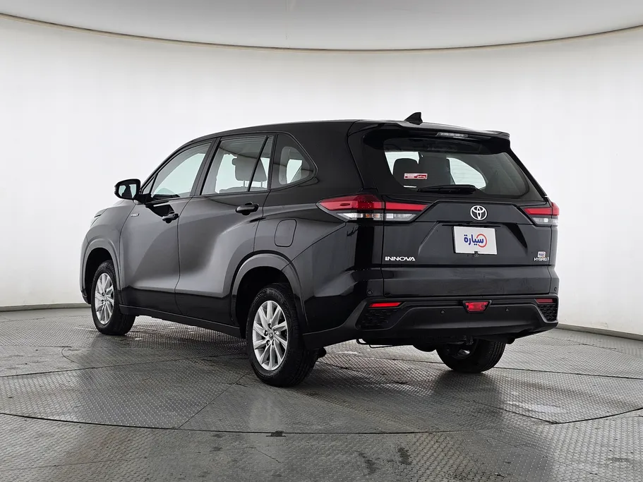 تويوتا اينوفا GL HEV 2024 