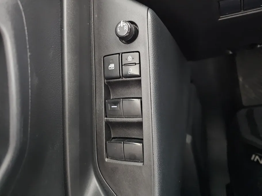 تويوتا اينوفا GL HEV 2024 