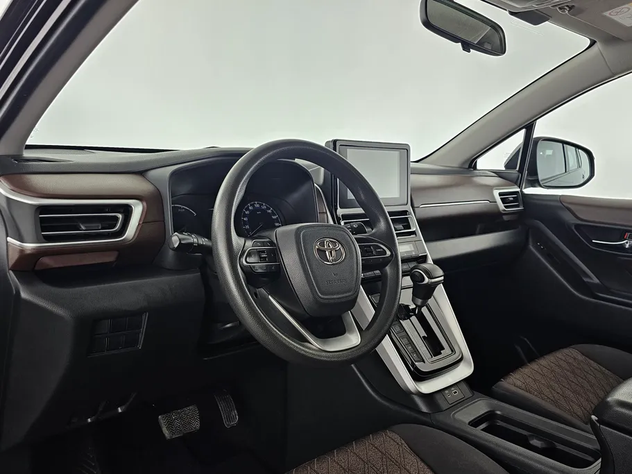 تويوتا اينوفا GL HEV 2024 