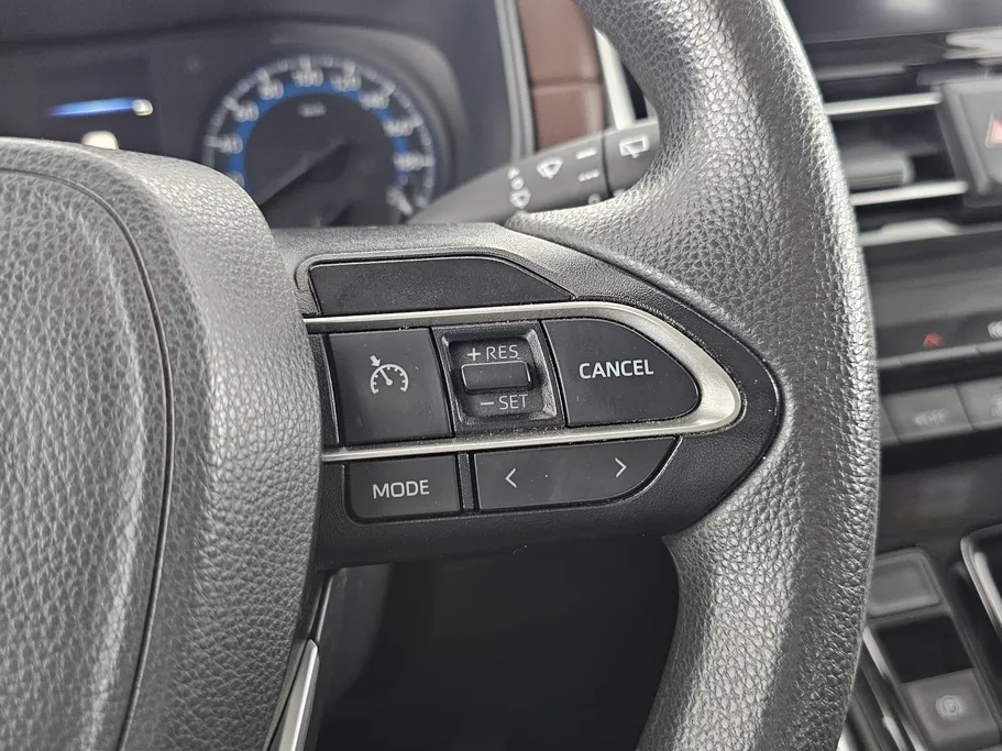 تويوتا اينوفا GL HEV 2024 