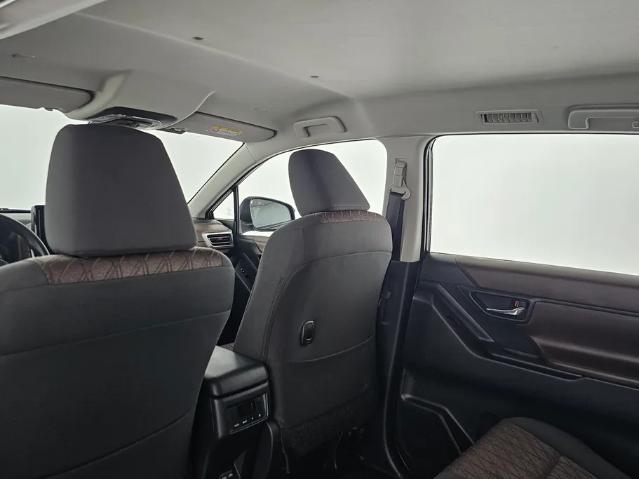 تويوتا اينوفا GL HEV 2024 