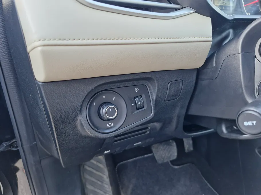 ام جي 5 LUX 2023 