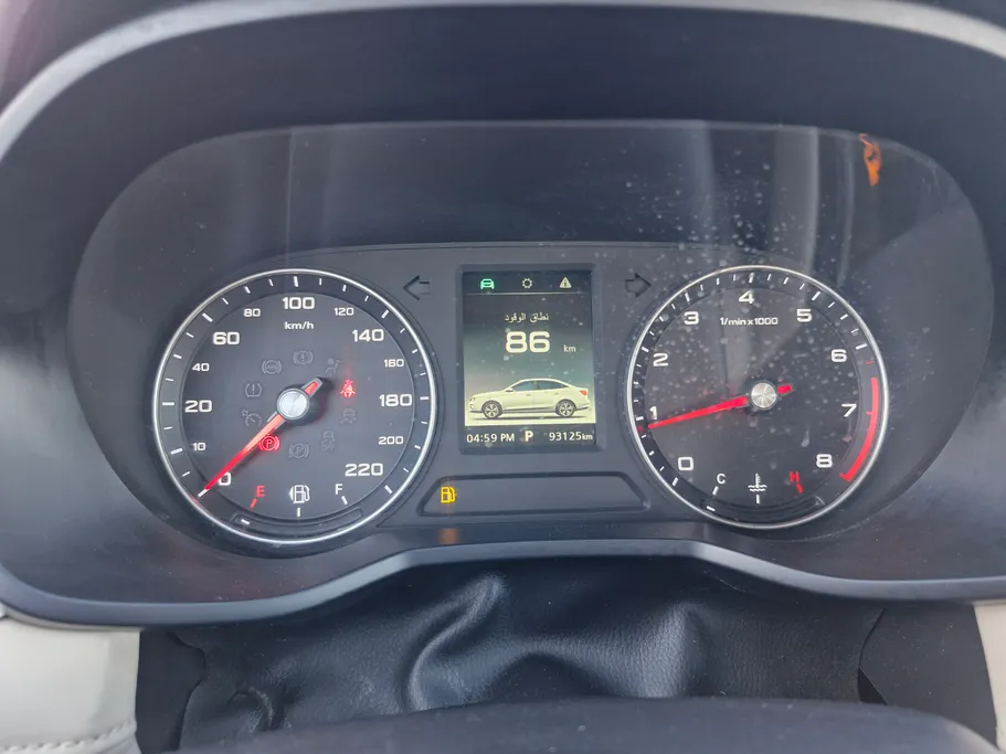 ام جي 5 LUX 2023 