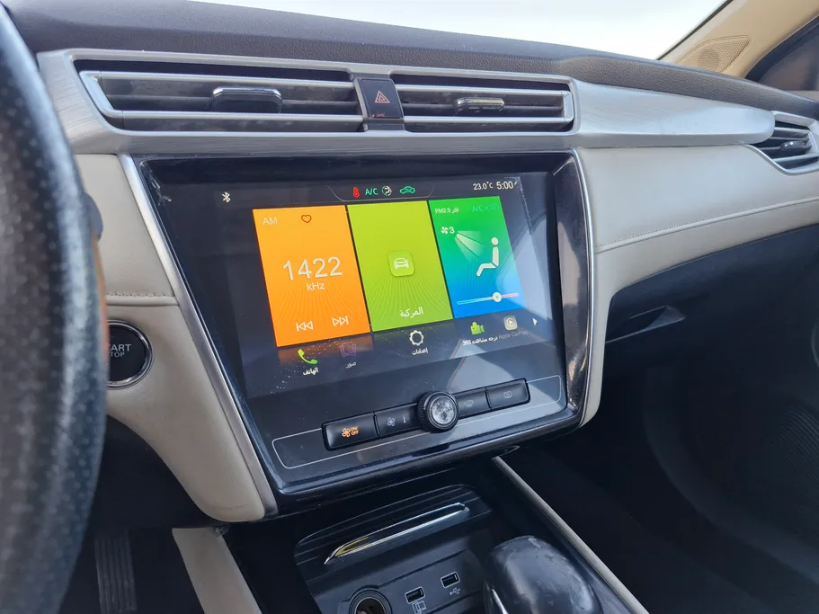 ام جي 5 LUX 2023 