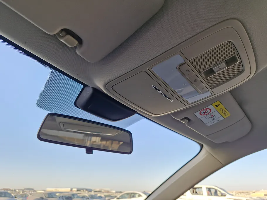 ام جي 5 LUX 2023 