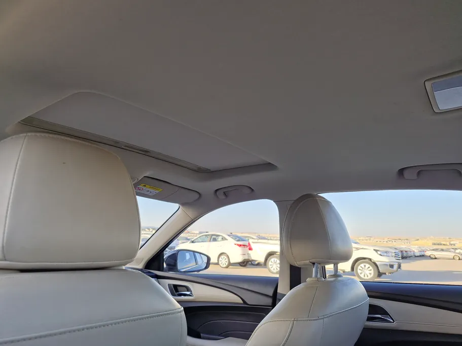 ام جي 5 LUX 2023 