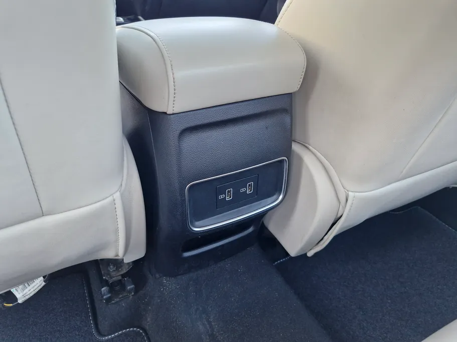 ام جي 5 LUX 2023 