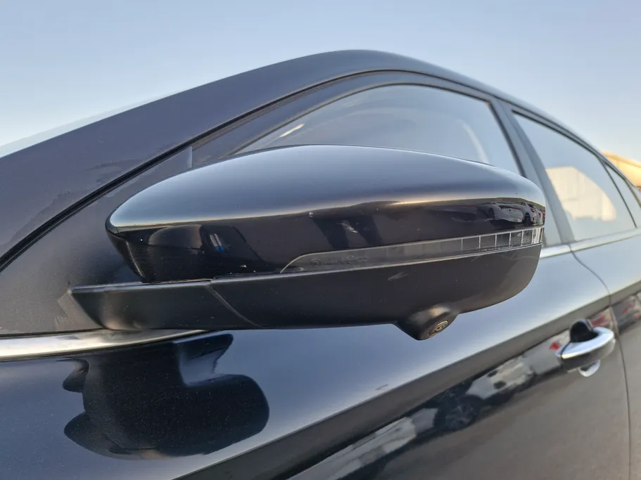 ام جي 5 LUX 2023 