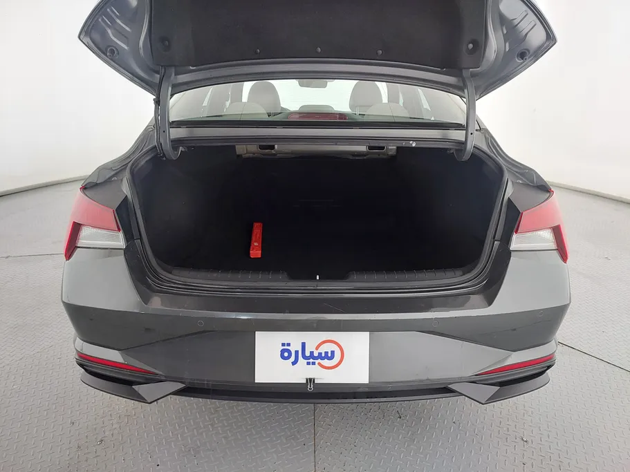 2023 Hyundai Elantra Smart 