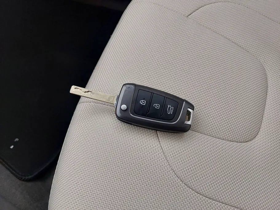 2023 Hyundai Elantra Smart 