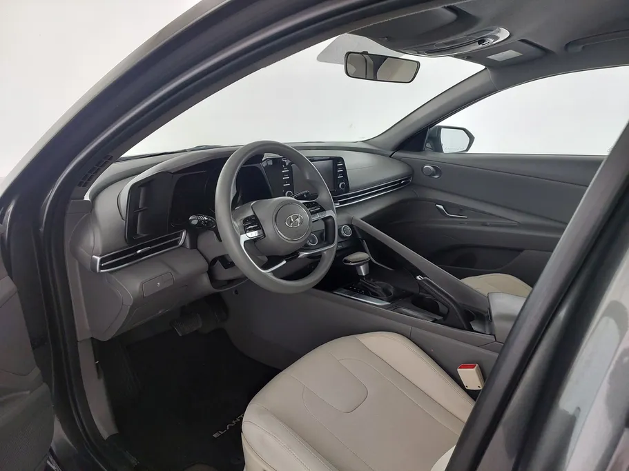 2023 Hyundai Elantra Smart 