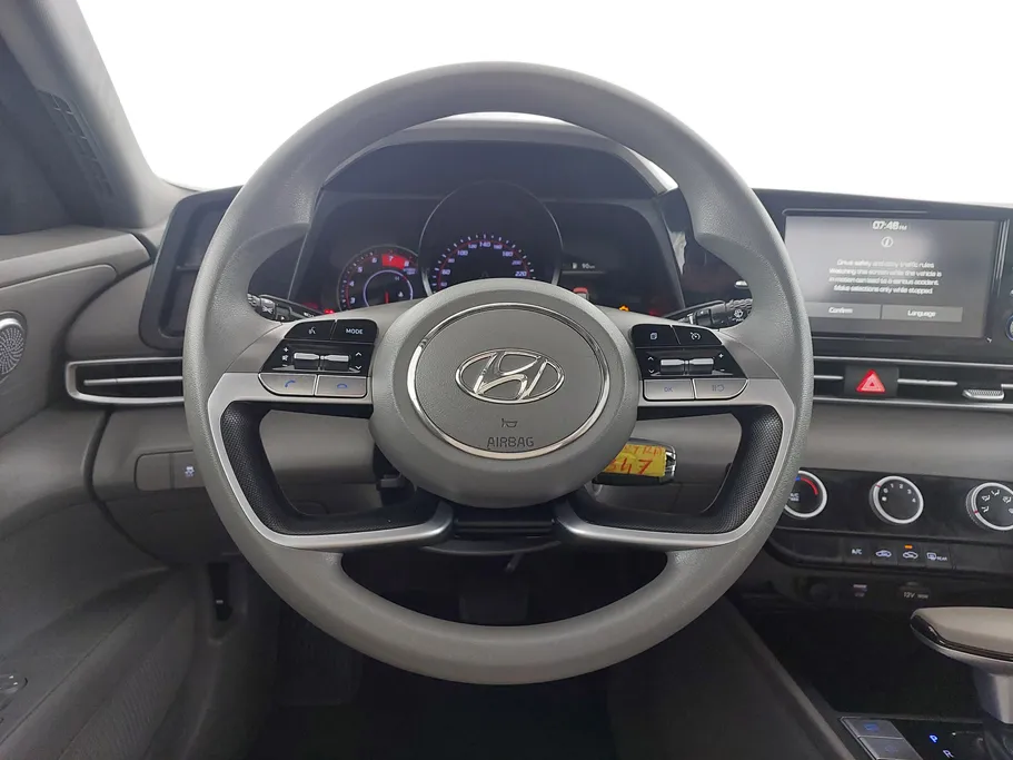 2023 Hyundai Elantra Smart 