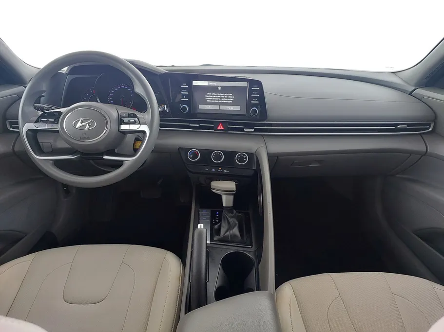 2023 Hyundai Elantra Smart 