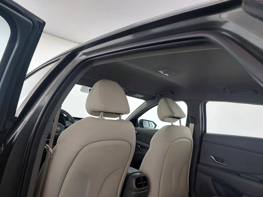 2023 Hyundai Elantra Smart 