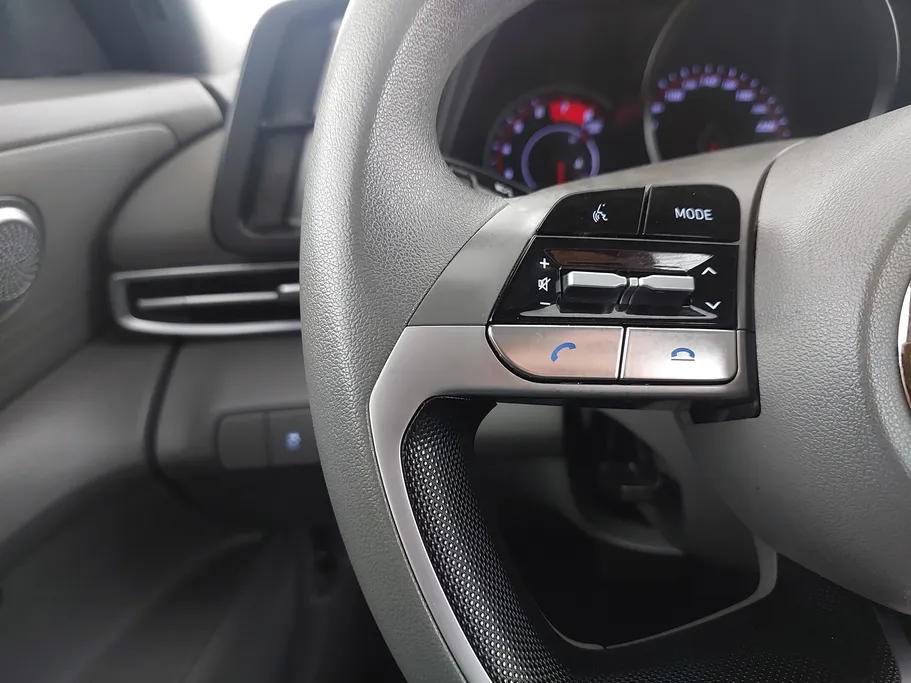 2023 Hyundai Elantra Smart 