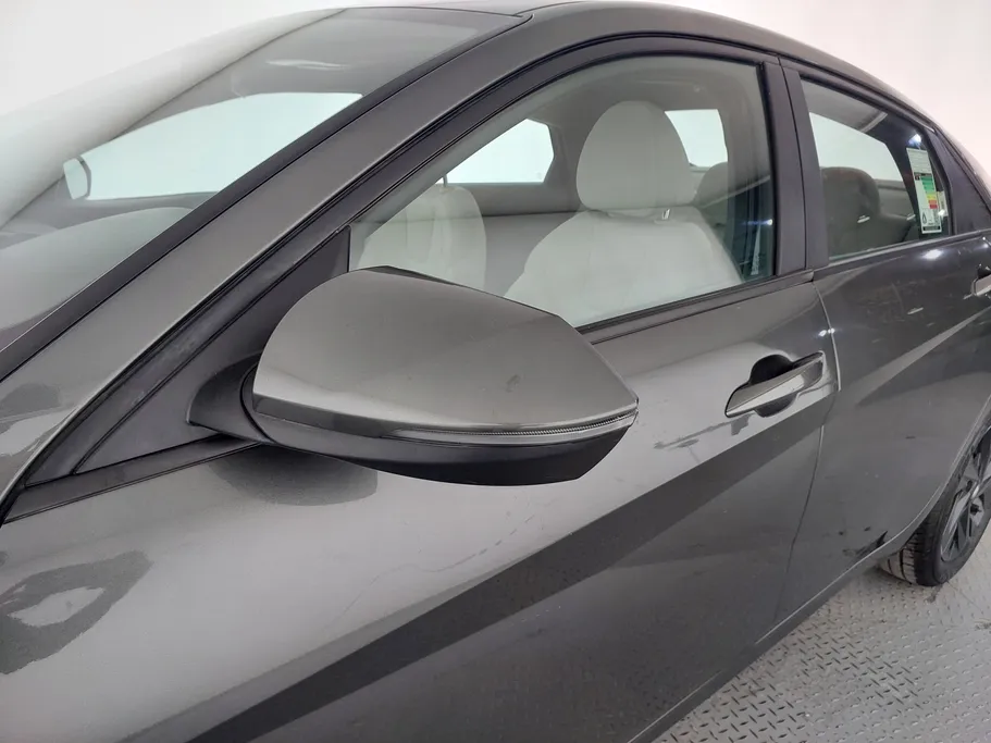 2023 Hyundai Elantra Smart 