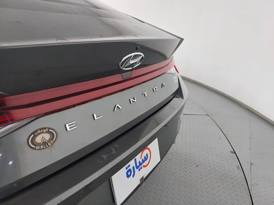 2023 Hyundai Elantra Smart 