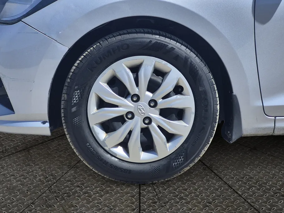 2022 هيونداي Accent سمارت 