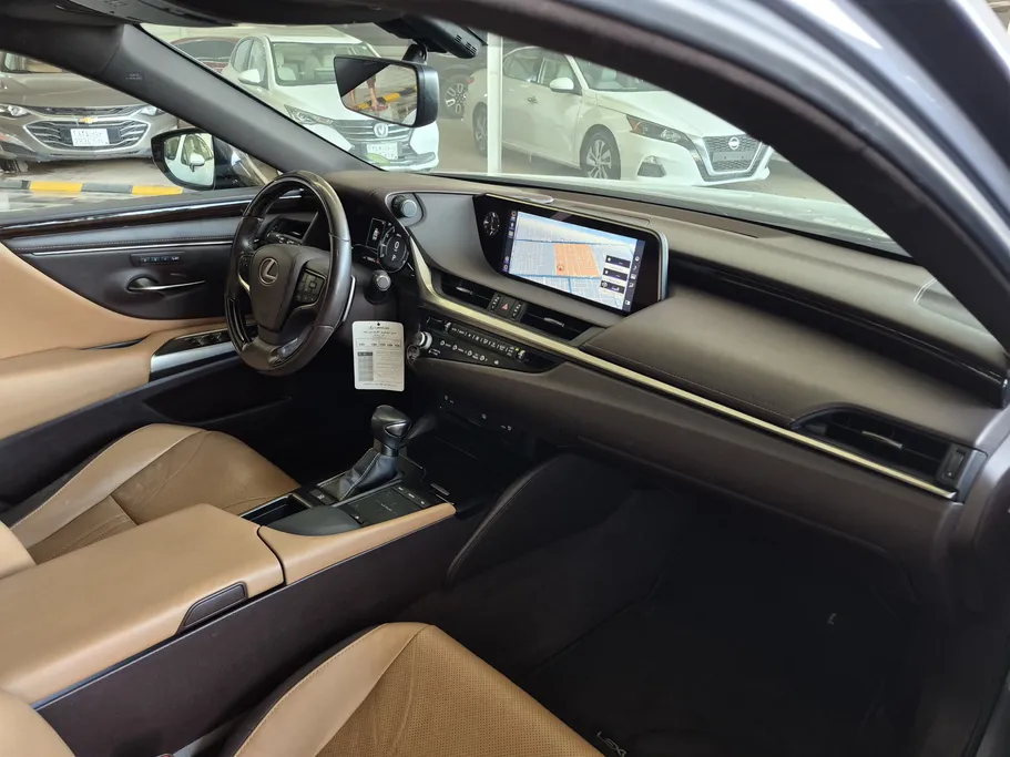 لكزس ES 250 2021 