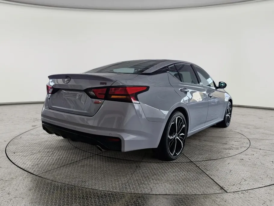 2023 Nissan Altima SR 
