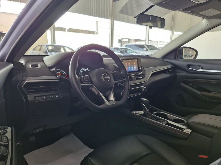 2023 Nissan Altima SR 