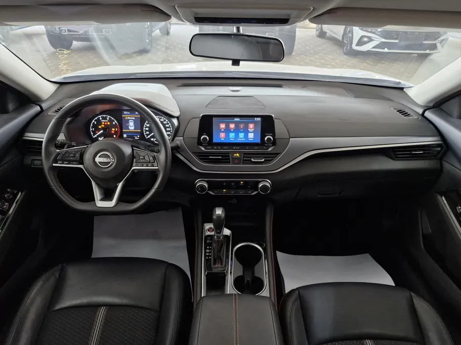 2023 Nissan Altima SR 