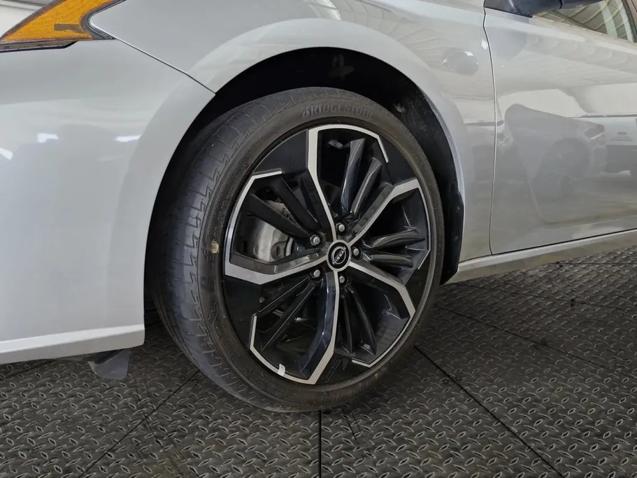 2023 Nissan Altima SR 