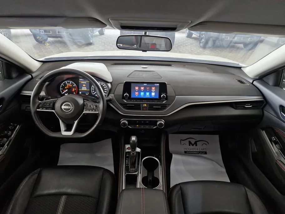 2023 Nissan Altima SR 